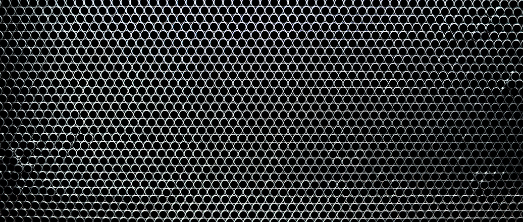 großer Stapel von Aluminiumrohren