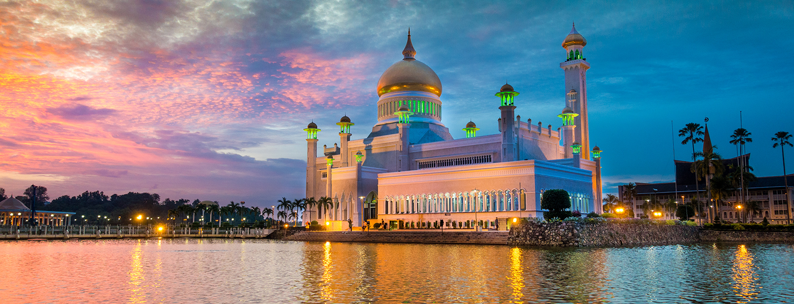 Omar Ali Saifuddien Mosque, Bandar Seri Begawan, Brunei